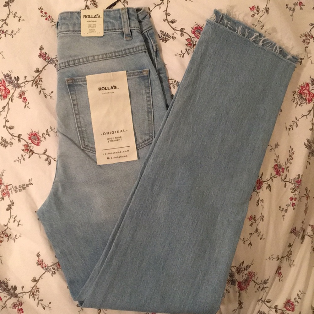 Rollas NWT High Rise Straight Jeans.